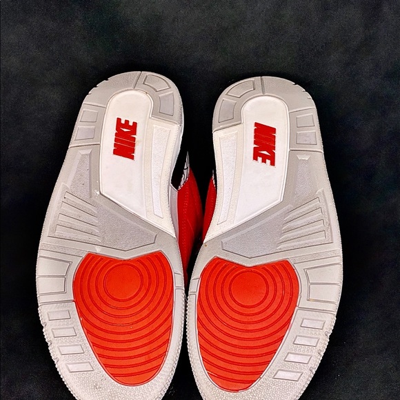 Unite fire red Jordan 3s - Picture 5 of 5
